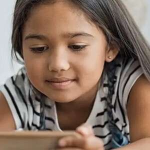El equilibrio entre tecnología y salud para los niños